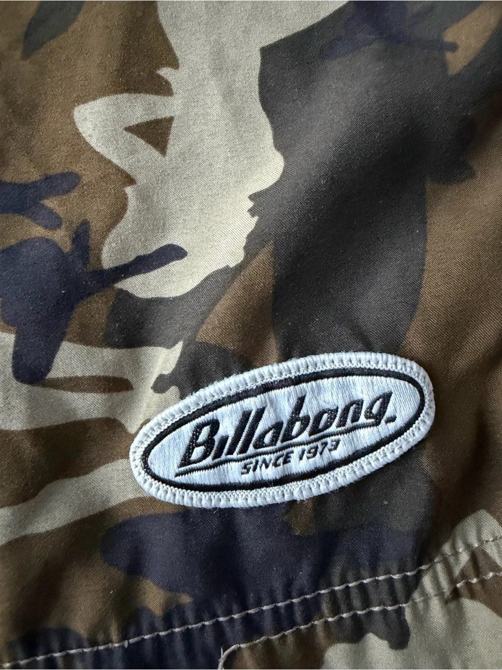 Vintage Y2K Billabong Pin Up Girl Camo Board Shorts Men's 32 Surf Cargo